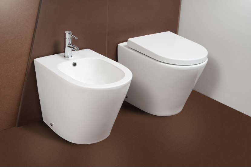 VASO IGIENICO TONDO A PAVIMENTO COMPRESO COPRIVASO+ BIDET TONDO A PAVIMENTO MODELLO ZADA