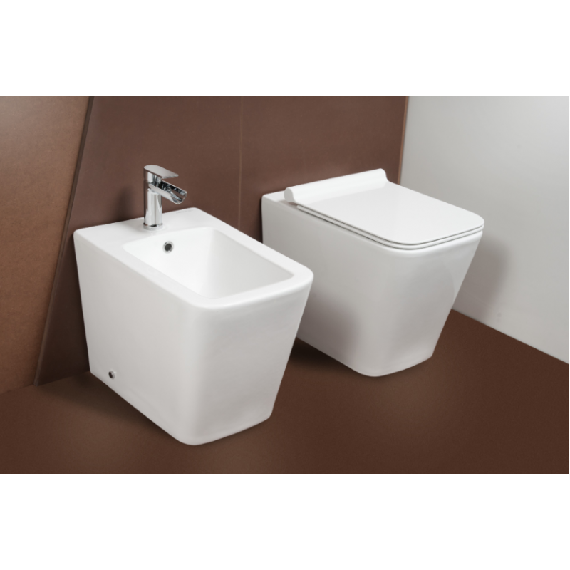 VASO IGIENICO QUADRATO A PAVIMENTO COMPRESO COPRIVASO+ BIDET QUADRATO A PAVIMENTO MODELLO MADULA