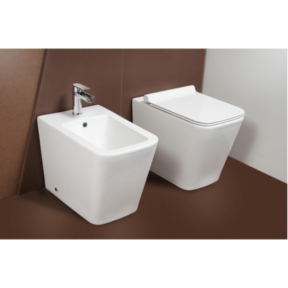 VASO IGIENICO QUADRATO A PAVIMENTO COMPRESO COPRIVASO+ BIDET QUADRATO A PAVIMENTO MODELLO MADULA